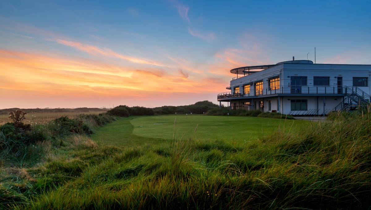 view to clubhouse - haling golf club slider